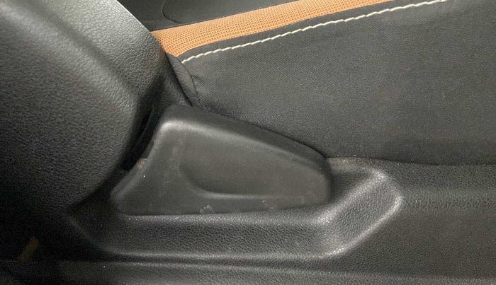 2021 Renault Kwid CLIMBER 1.0 AMT (O), Petrol, Automatic, 13,717 km, Driver Side Adjustment Panel