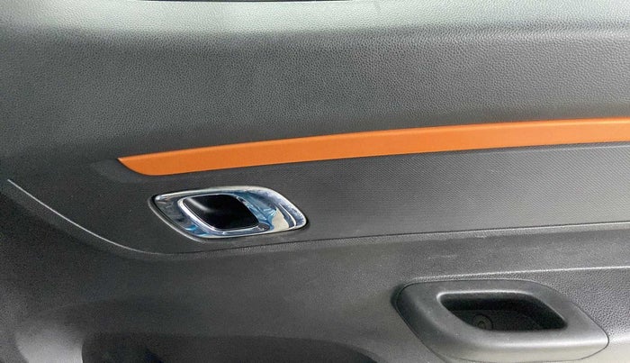 2021 Renault Kwid CLIMBER 1.0 AMT (O), Petrol, Automatic, 13,717 km, Driver Side Door Panels Control