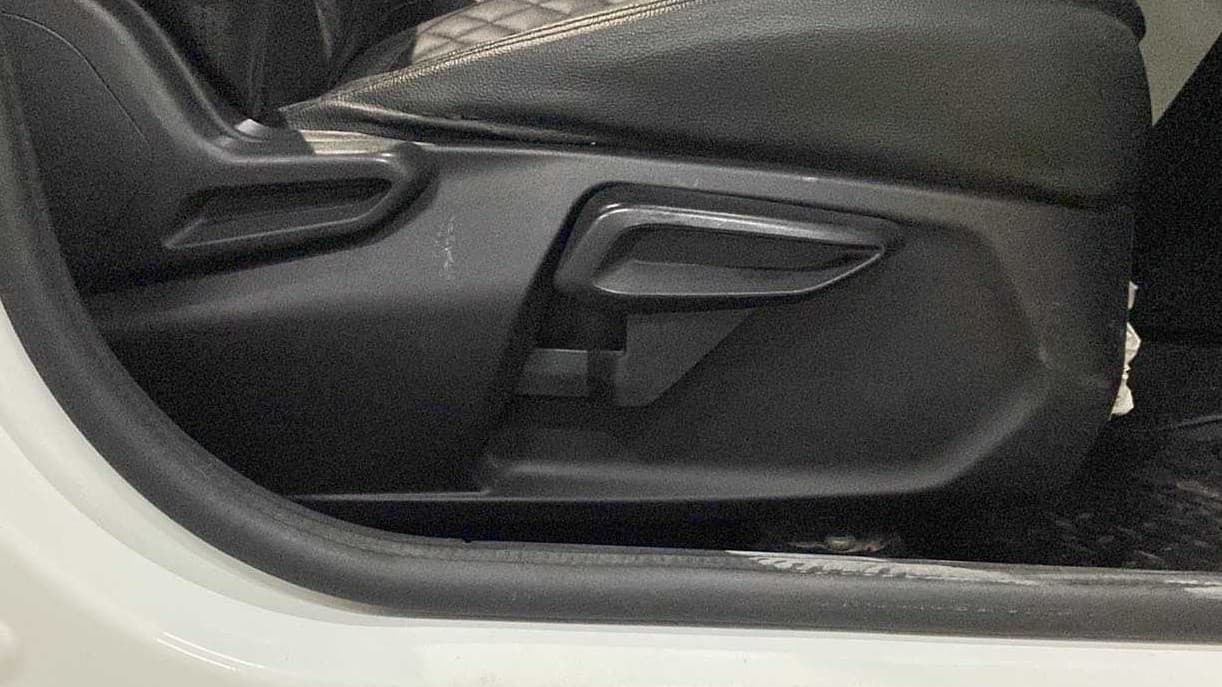 2022 Tata TIGOR XZ PLUS CNG, CNG, Manual, 36,351 km, Driver Side Adjustment Panel