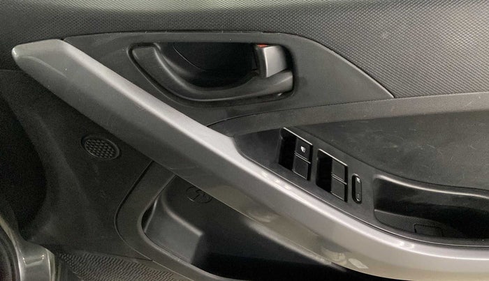 2022 Tata NEXON XM SUNROOF PETROL, Petrol, Manual, 39,820 km, Driver Side Door Panels Control