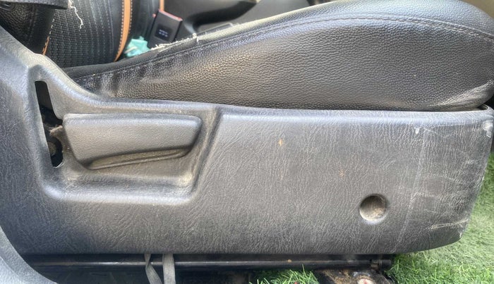 2020 Maruti Alto VXI, Petrol, Manual, 70,986 km, Driver Side Adjustment Panel