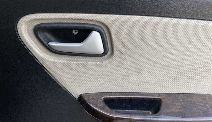 2020 Maruti Alto VXI, Petrol, Manual, 70,986 km, Driver Side Door Panels Control
