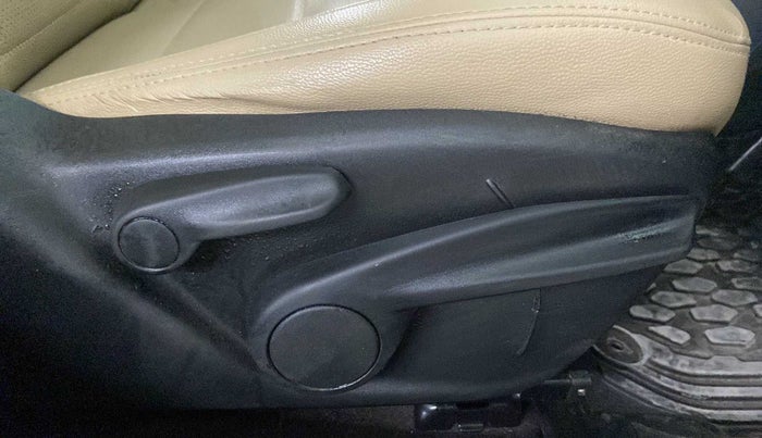 2019 Jeep Compass LONGITUDE (O) 1.4 PETROL AT, Petrol, Automatic, 54,448 km, Driver Side Adjustment Panel