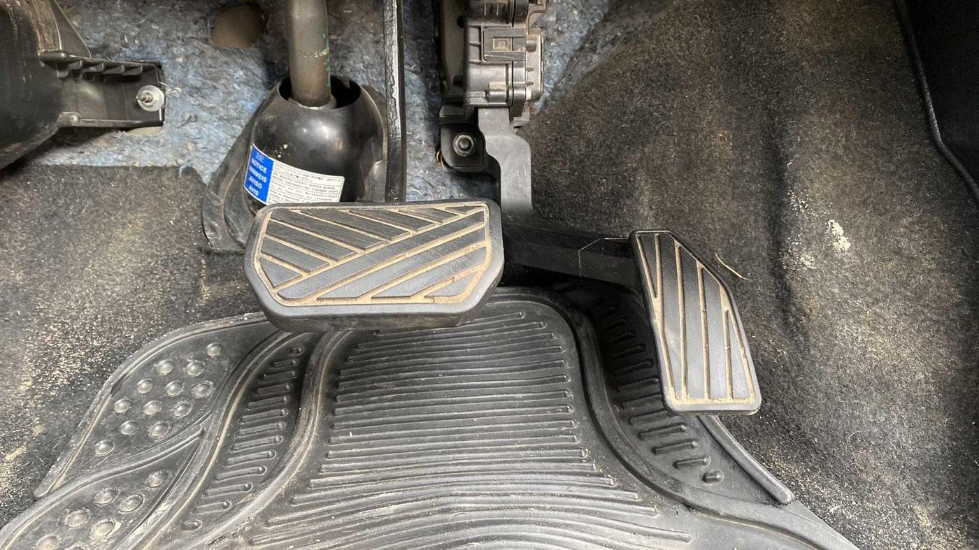 2018 Maruti Wagon R 1.0 VXI (O) AMT, Petrol, Automatic, 67,183 km, Pedals