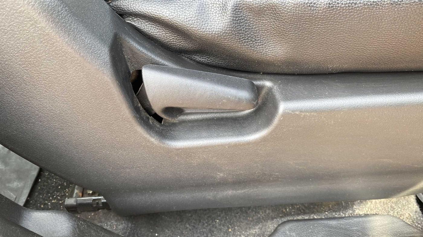 2018 Maruti Wagon R 1.0 VXI (O) AMT, Petrol, Automatic, 67,183 km, Driver Side Adjustment Panel