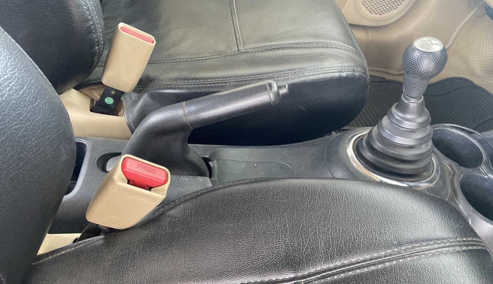 2013 Honda Brio S MT, Petrol, Manual, 87,728 km, Gear Lever
