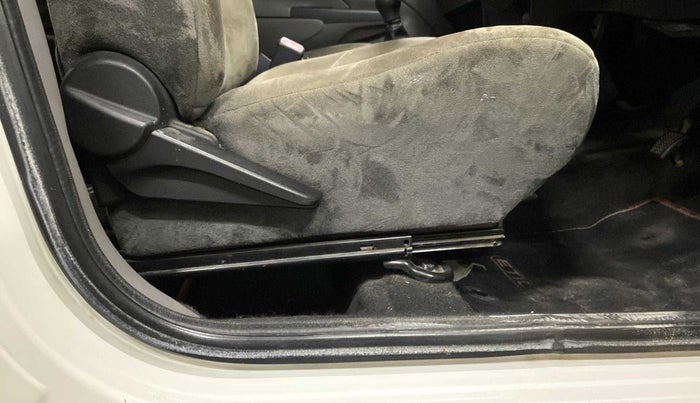 2011 Toyota Etios Liva G, Petrol, Manual, 33,233 km, Driver Side Adjustment Panel