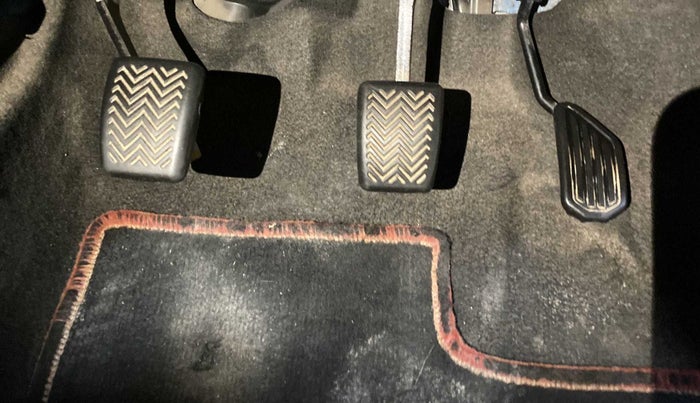 2011 Toyota Etios Liva G, Petrol, Manual, 33,233 km, Pedals