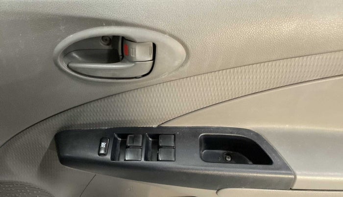 2011 Toyota Etios Liva G, Petrol, Manual, 33,233 km, Driver Side Door Panels Control