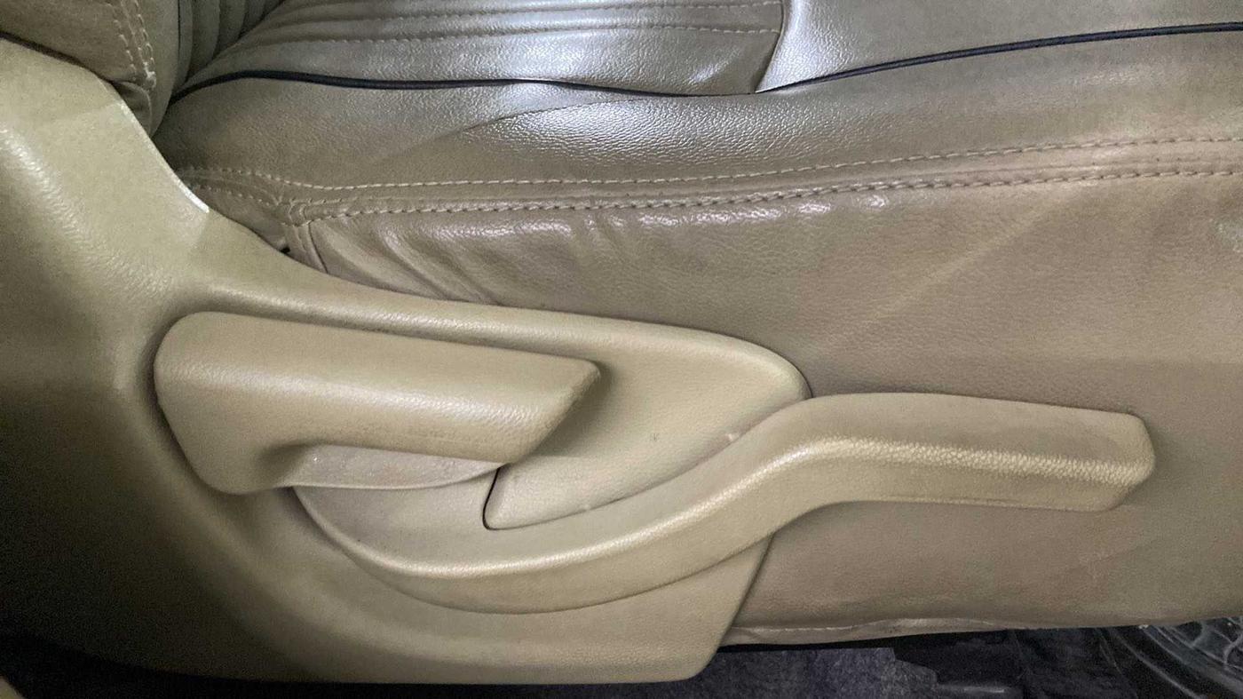 2017 Honda Brio S MT, Petrol, Manual, 20,464 km, Driver Side Adjustment Panel