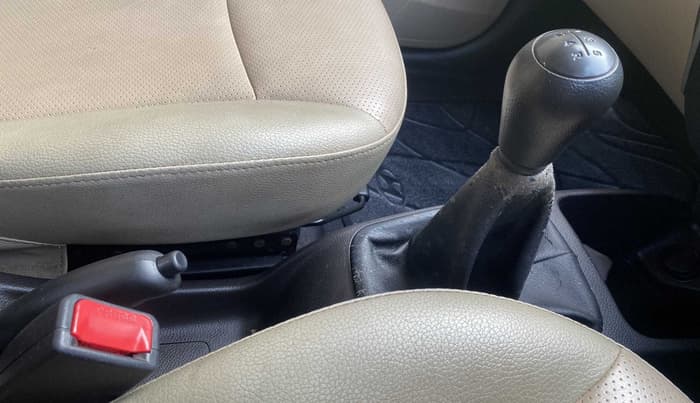 2017 Hyundai Eon ERA +, Petrol, Manual, 43,453 km, Gear Lever