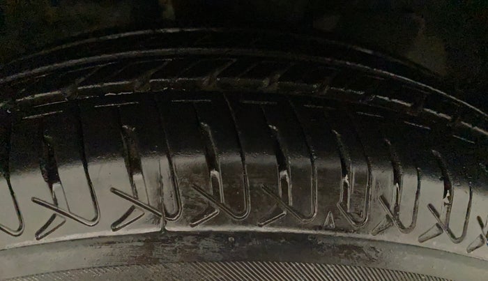 2018 Maruti Dzire VXI AMT, Petrol, Automatic, 36,491 km, Left Rear Tyre Tread