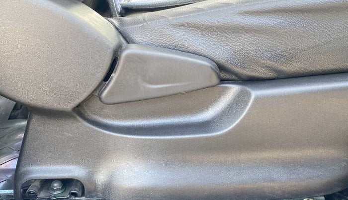 2020 Datsun Redi Go A, Petrol, Manual, 11,556 km, Driver Side Adjustment Panel
