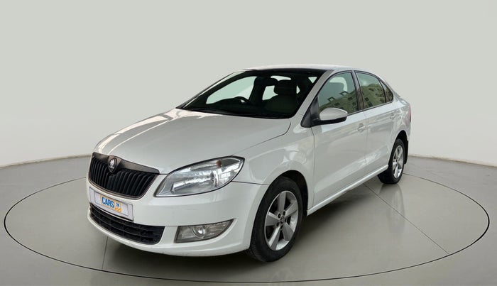 2016 Skoda Rapid AMBITION 1.6 MPI MT, Petrol, Manual, 1,04,698 km, Left Front Diagonal