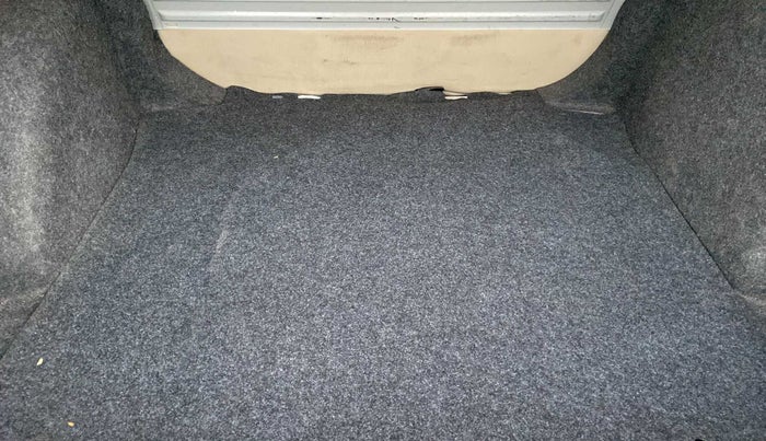 2016 Skoda Rapid AMBITION 1.6 MPI MT, Petrol, Manual, 1,04,698 km, Boot Inside