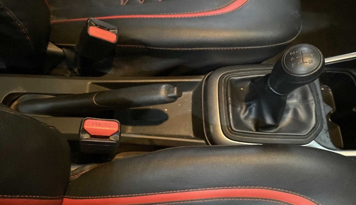 2021 Maruti IGNIS SIGMA 1.2, Petrol, Manual, 22,968 km, Gear Lever