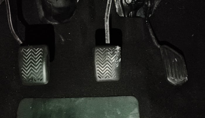 2013 Toyota Etios Liva GD, Diesel, Manual, 1,19,066 km, Pedals