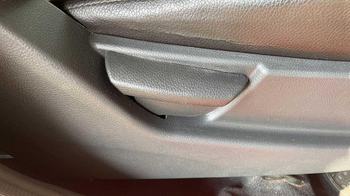 2015 Hyundai Eon D-LITE+, Petrol, Manual, 23,388 km, Driver Side Adjustment Panel