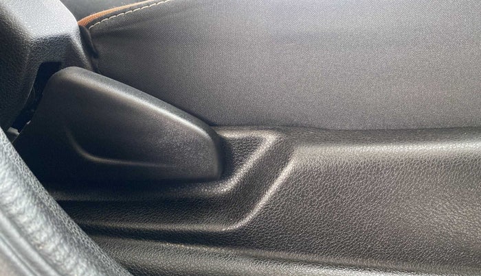 2020 Renault Kwid CLIMBER 1.0 (O), Petrol, Manual, 13,548 km, Driver Side Adjustment Panel