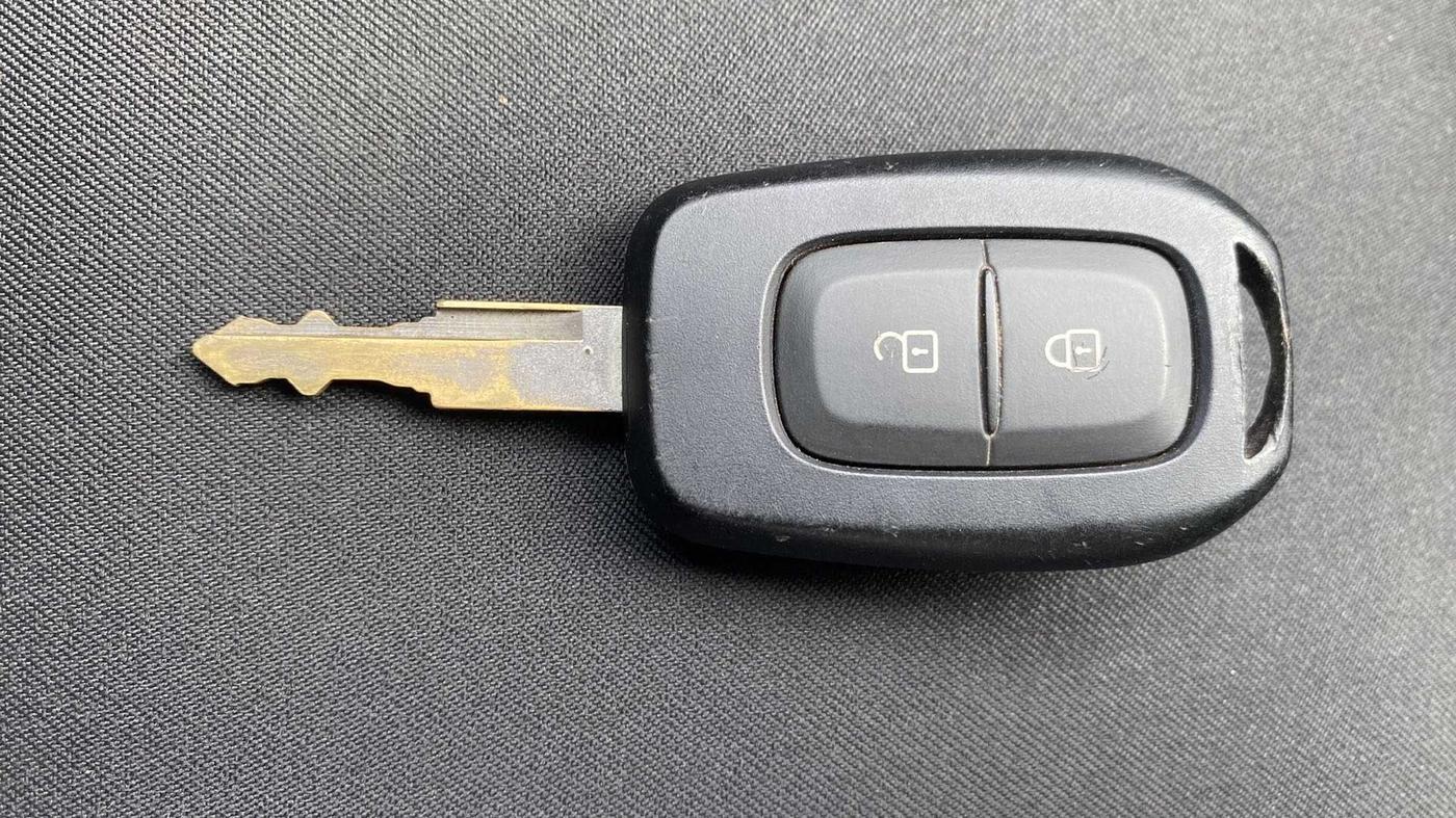 2021 Renault Kwid RXT 1.0 AMT (O), Petrol, Automatic, 11,306 km, Key Close Up