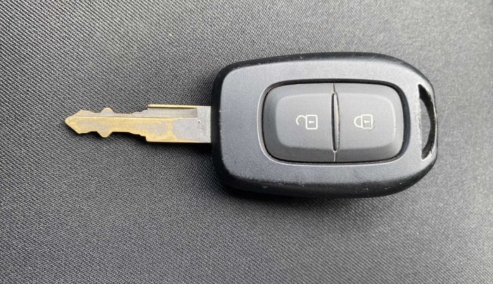 2021 Renault Kwid RXT 1.0 AMT (O), Petrol, Automatic, 11,306 km, Key Close Up