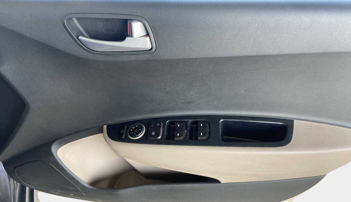 2018 Hyundai Grand i10 SPORTZ 1.2 KAPPA VTVT, Petrol, Manual, 1,08,675 km, Driver Side Door Panels Control