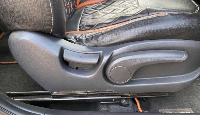 2015 Hyundai i20 Active 1.2 SX, Petrol, Manual, 39,790 km, Driver Side Adjustment Panel