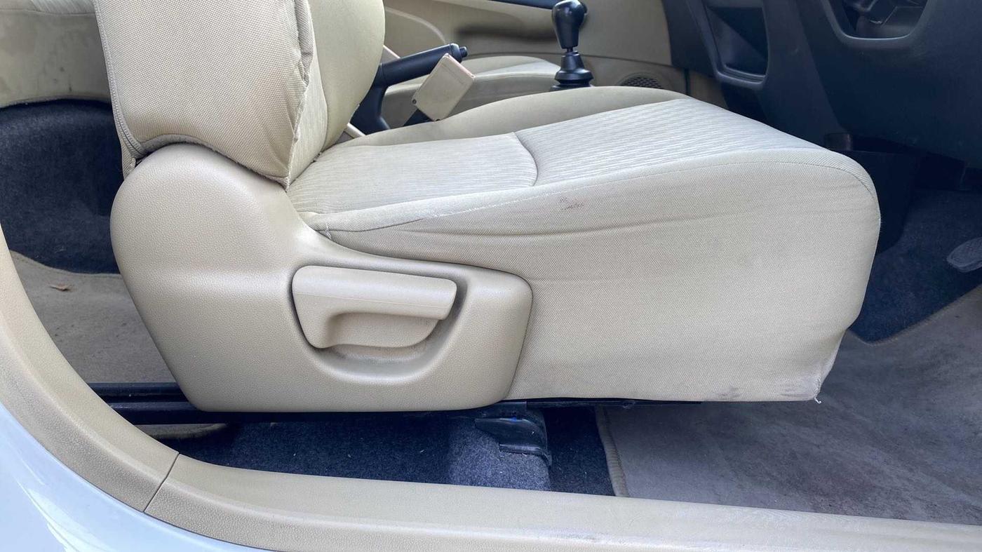 2018 Honda Brio E MT, Petrol, Manual, 46,530 km, Driver Side Adjustment Panel