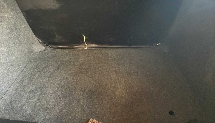 2017 Volkswagen Ameo HIGHLINE1.2L PLUS 16 ALLOY, Petrol, Manual, 35,367 km, Boot Inside