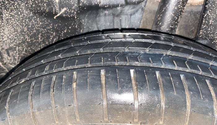 2021 Maruti Swift ZXI, Petrol, Manual, 7,983 km, Left Rear Tyre Tread