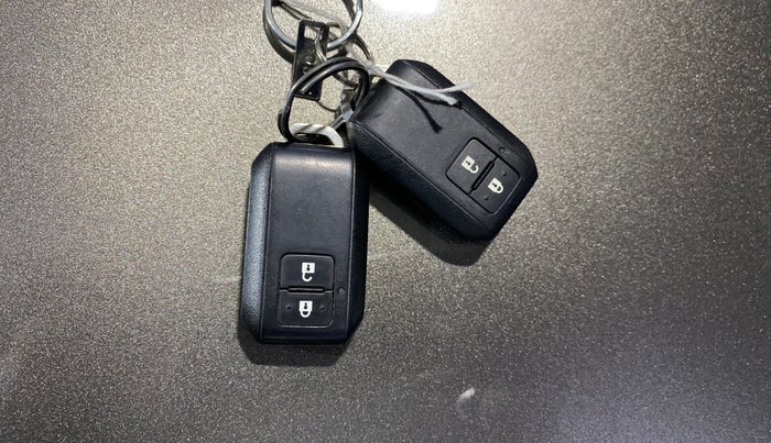 2021 Maruti Swift ZXI, Petrol, Manual, 7,983 km, Key Close Up