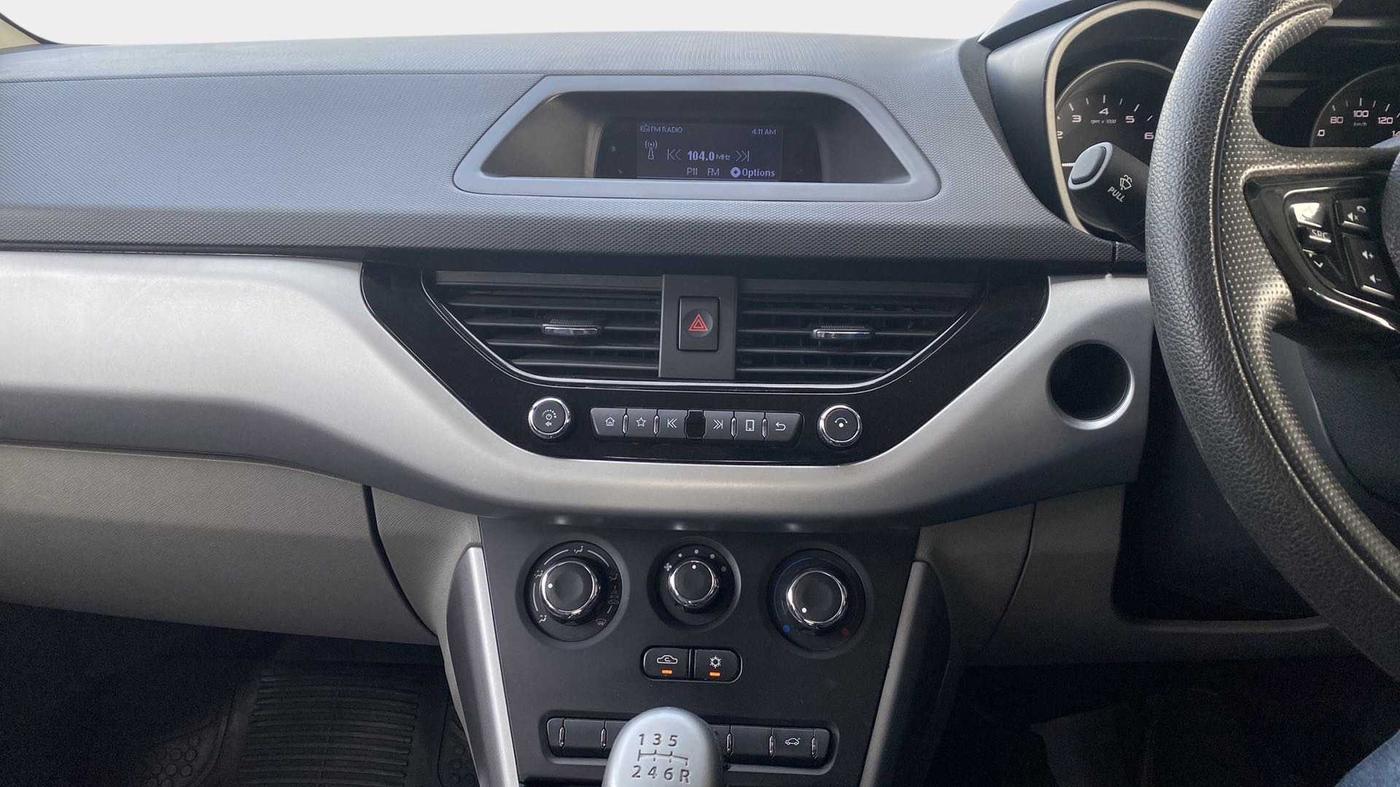 2018 Tata NEXON XM PETROL, Petrol, Manual, 46,831 km, Air Conditioner