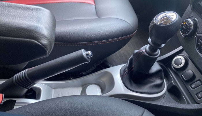 2016 Renault Duster 110 PS RXZ 4X4 MT DIESEL, Diesel, Manual, 58,029 km, Gear Lever