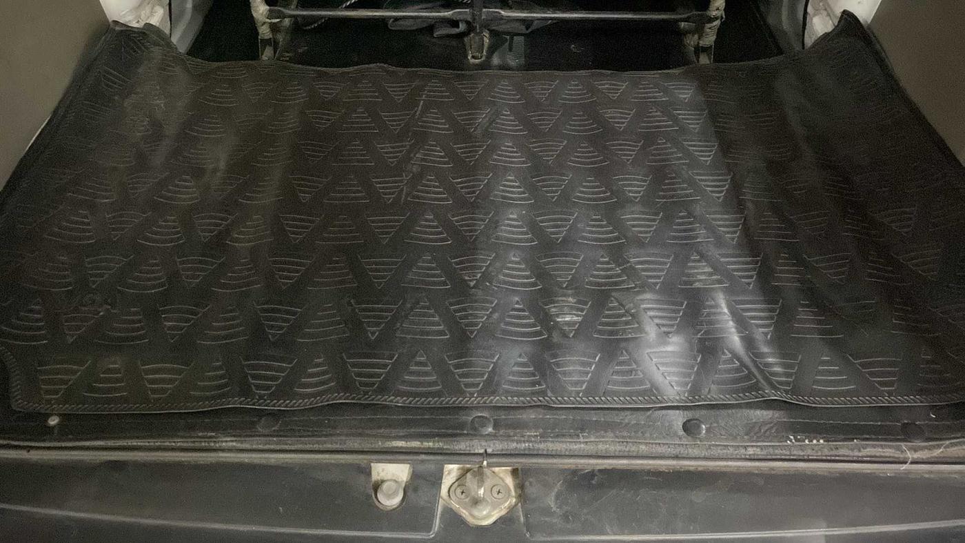 2016 Maruti Eeco 5 STR WITH A/C+HTR, Petrol, Manual, 80,183 km, Boot Inside