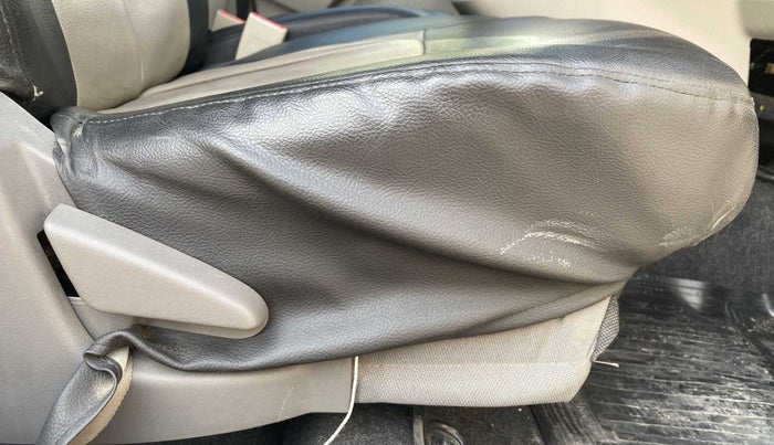 2014 Datsun Go T, Petrol, Manual, 56,901 km, Driver Side Adjustment Panel