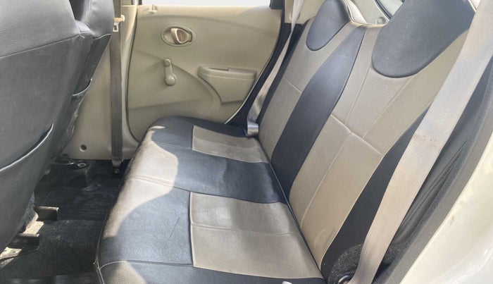 2014 Datsun Go T, Petrol, Manual, 56,901 km, Right Side Rear Door Cabin