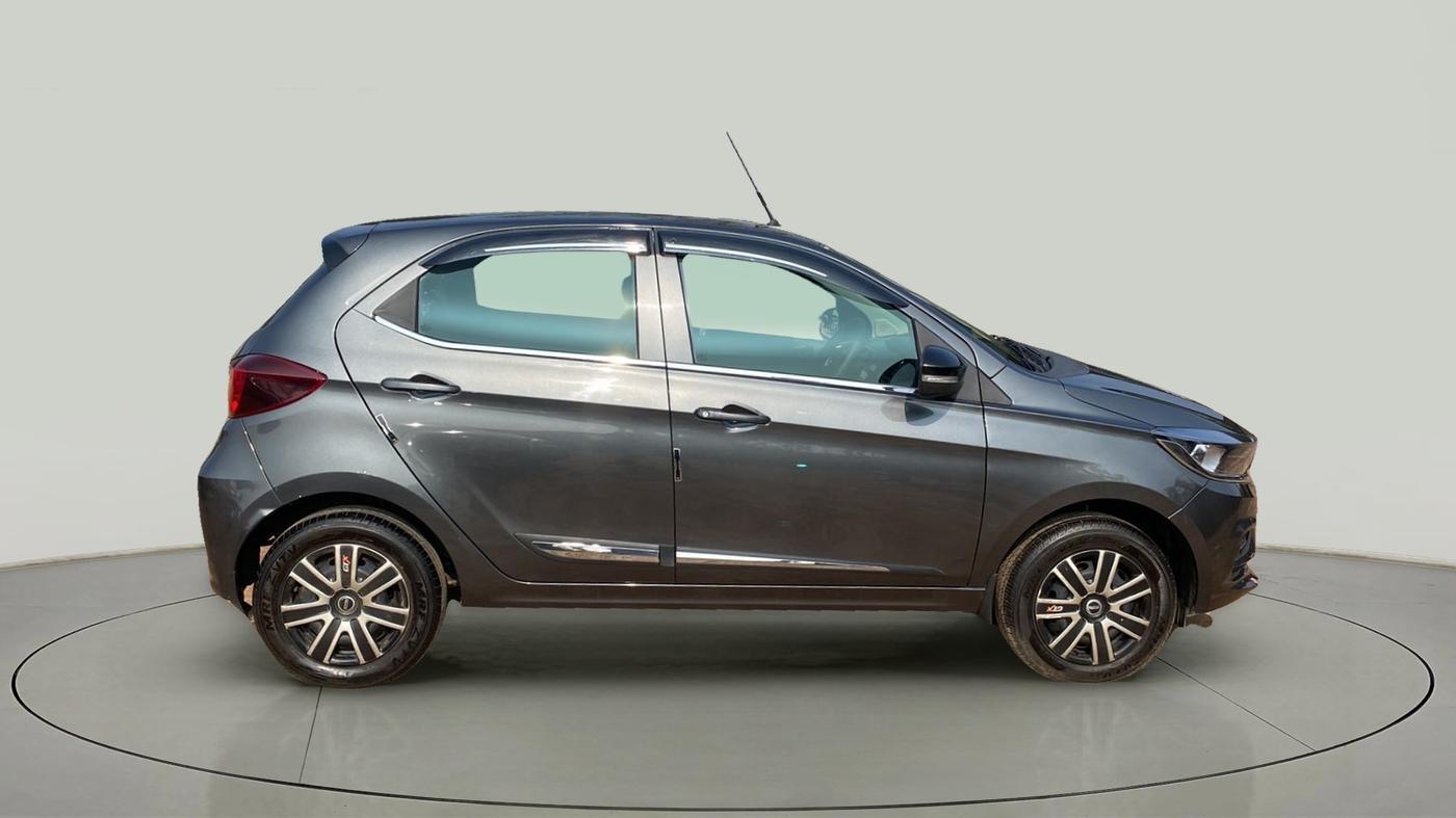 2023 Tata Tiago XT PETROL, Petrol, Manual, 1,448 km, Right Side View