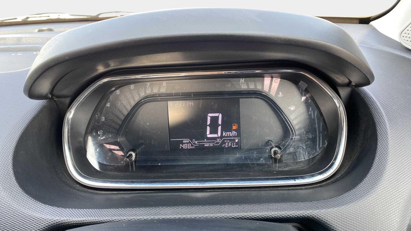 2023 Tata Tiago XT PETROL, Petrol, Manual, 1,448 km, Odometer Image