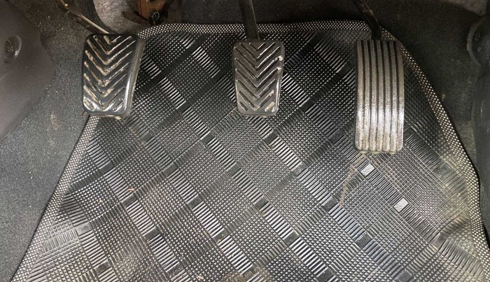 2014 Hyundai Eon ERA +, Petrol, Manual, 22,622 km, Pedals