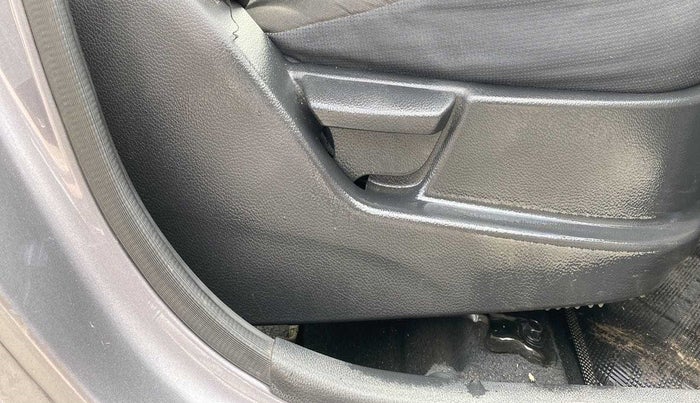 2014 Hyundai Eon ERA +, Petrol, Manual, 22,622 km, Driver Side Adjustment Panel