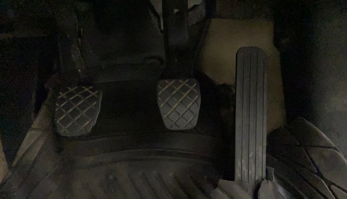 2014 Volkswagen Jetta COMFORTLINE TSI, Petrol, Manual, 1,13,604 km, Pedals