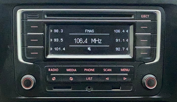 2014 Volkswagen Jetta COMFORTLINE TSI, Petrol, Manual, 1,13,604 km, Infotainment System