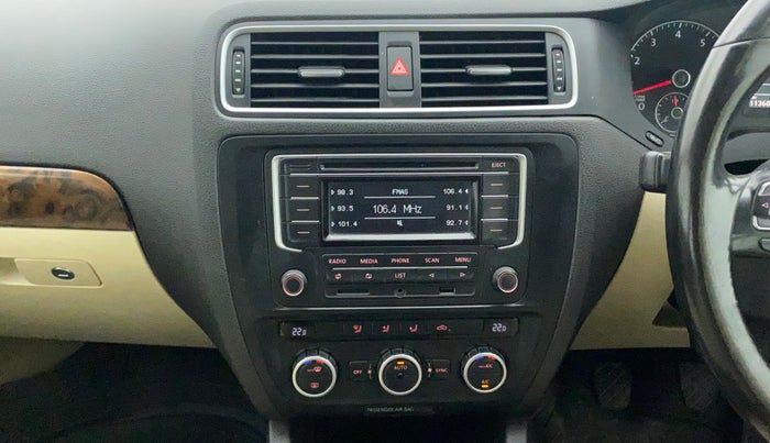 2014 Volkswagen Jetta COMFORTLINE TSI, Petrol, Manual, 1,13,604 km, Air Conditioner