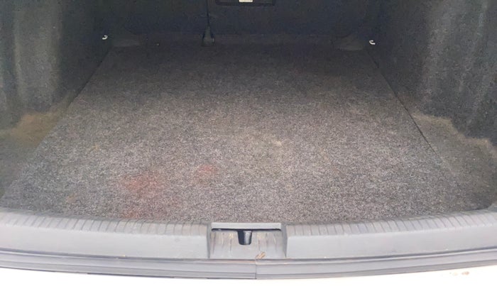 2014 Volkswagen Jetta COMFORTLINE TSI, Petrol, Manual, 1,13,604 km, Boot Inside