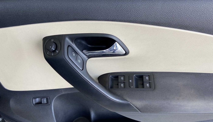 2021 Skoda Rapid AMBITION TSI, Petrol, Manual, 33,938 km, Driver Side Door Panels Control