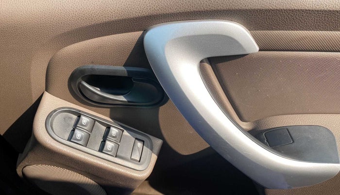 2018 Renault Duster 85 PS RXE DIESEL, Diesel, Manual, 50,355 km, Driver Side Door Panels Control