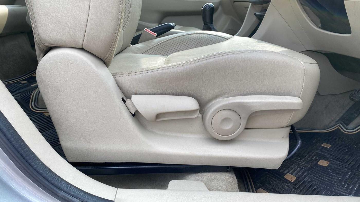 2018 Maruti Ciaz ALPHA DIESEL 1.3, Diesel, Manual, 58,528 km, Driver Side Adjustment Panel