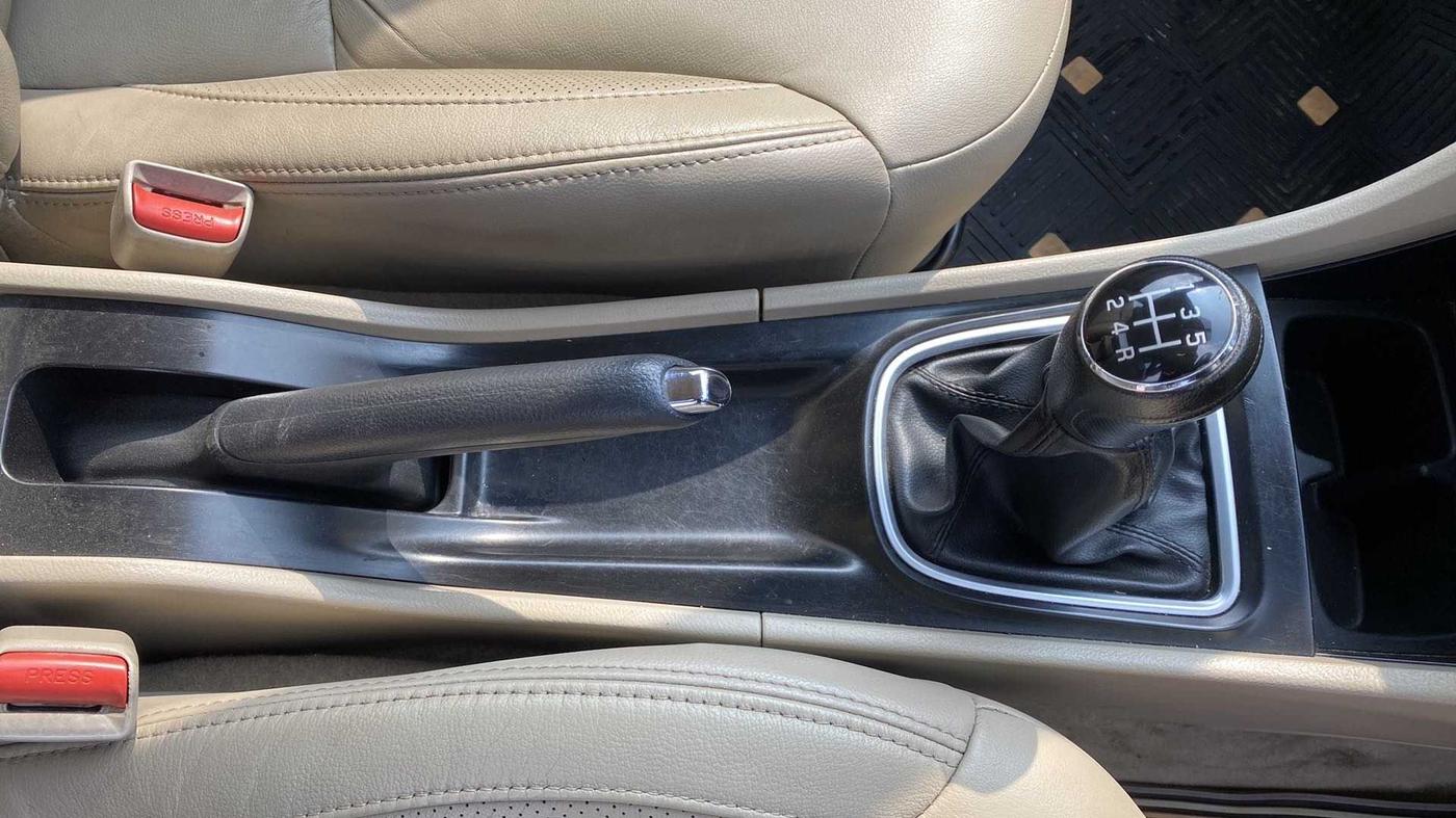 2018 Maruti Ciaz ALPHA DIESEL 1.3, Diesel, Manual, 58,528 km, Gear Lever