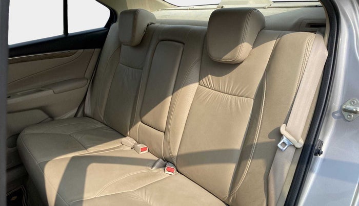 2018 Maruti Ciaz ALPHA DIESEL 1.3, Diesel, Manual, 58,528 km, Right Side Rear Door Cabin