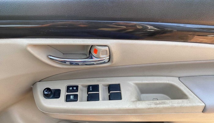 2017 Maruti Ciaz ALPHA 1.4 PETROL, Petrol, Manual, 58,385 km, Driver Side Door Panels Control
